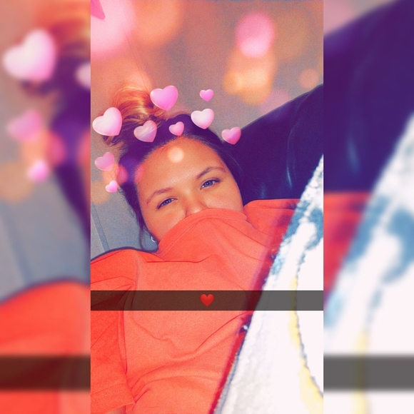 Meet your Posher, Tabitha - Picture 1 of 1